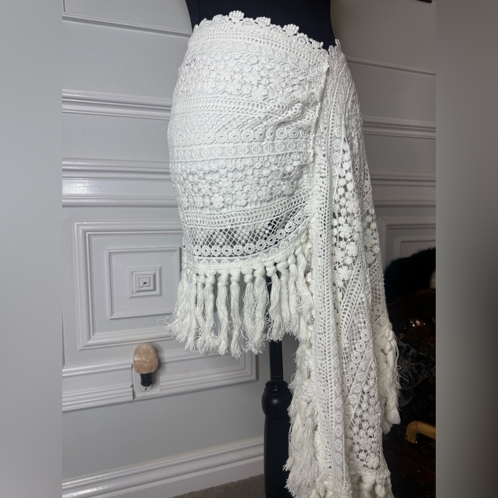 JUST BEE QUEEN
Bali Crochet Mini Skirt